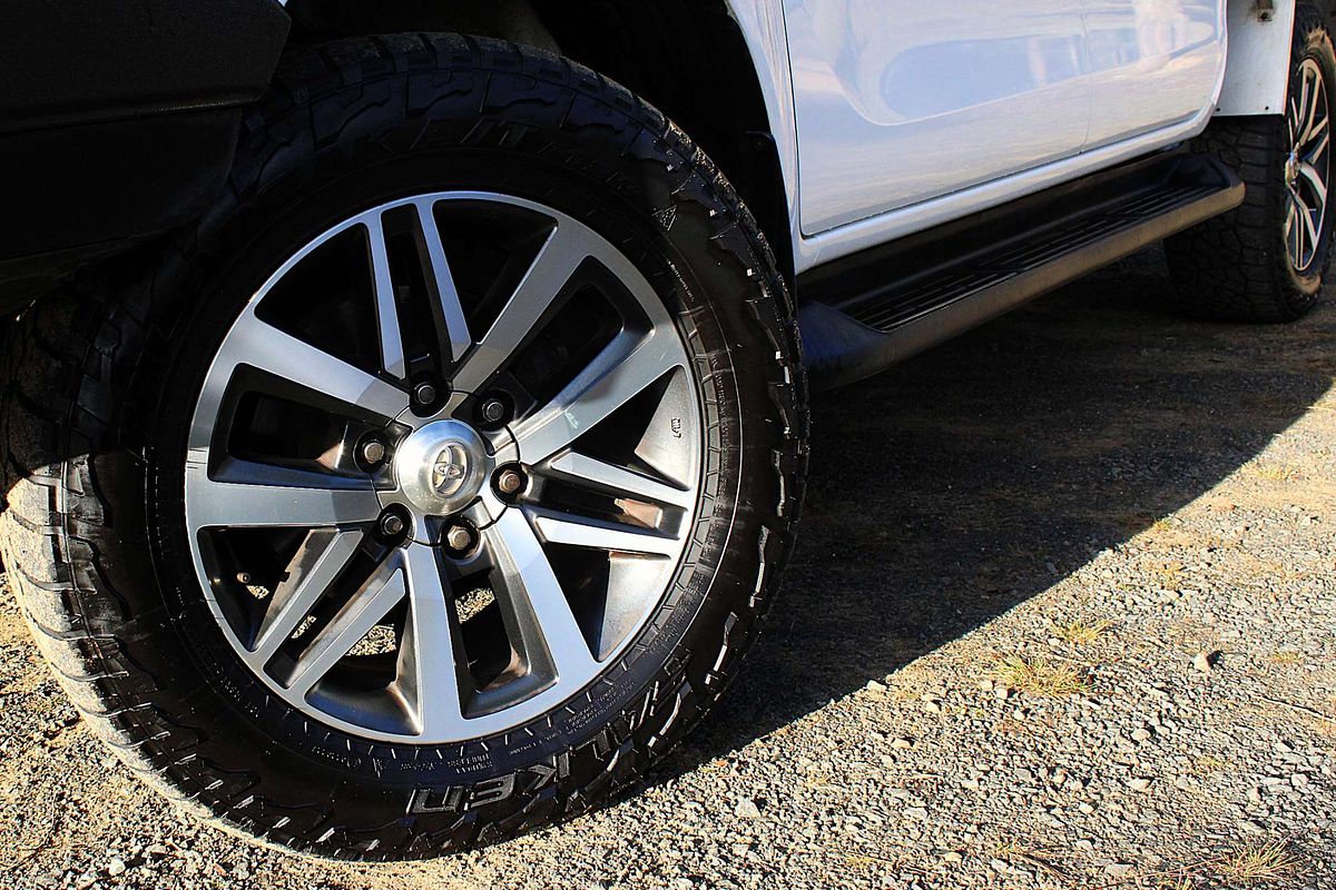 2017 Toyota Hilux SR5 GUN126R 4X4