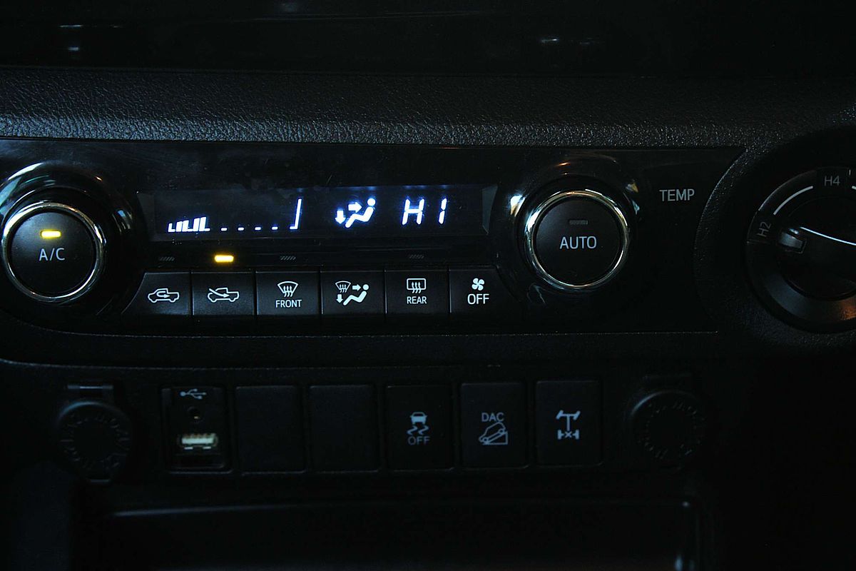 2017 Toyota Hilux SR5 GUN126R 4X4