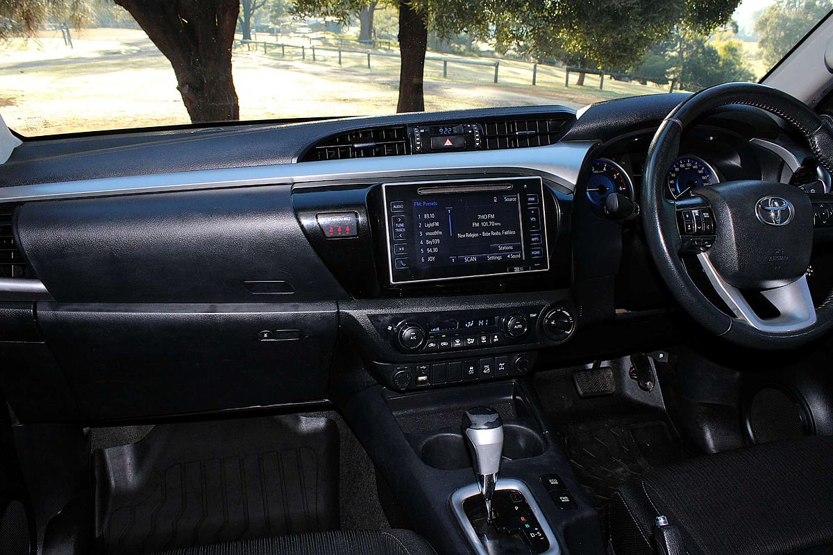 2017 Toyota Hilux SR5 GUN126R 4X4