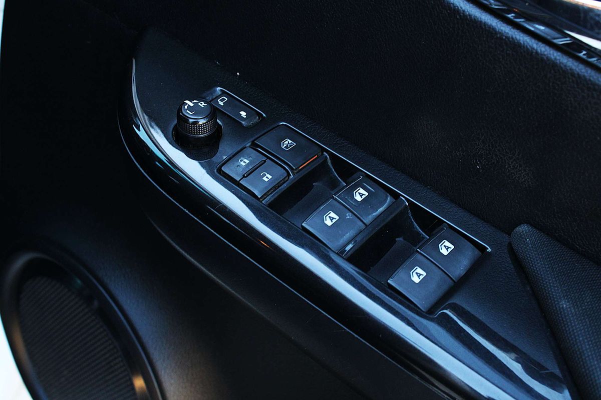2017 Toyota Hilux SR5 GUN126R 4X4