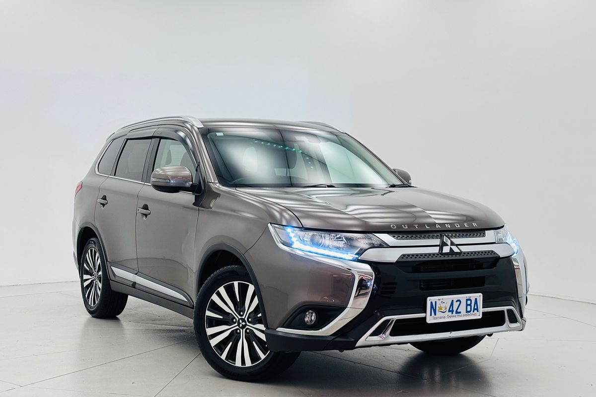 2020 Mitsubishi ZL Outlander LS 2.4L PET CVT 2WD 7S 2020 Mitsubishi ZL Outlander LS 2.4L PET CVT 2WD 7S
