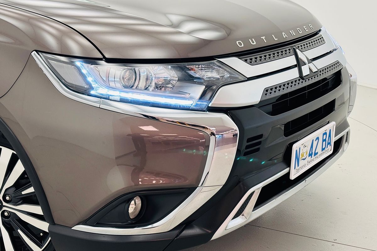 2020 Mitsubishi ZL Outlander LS 2.4L PET CVT 2WD 7S 2020 Mitsubishi ZL Outlander LS 2.4L PET CVT 2WD 7S