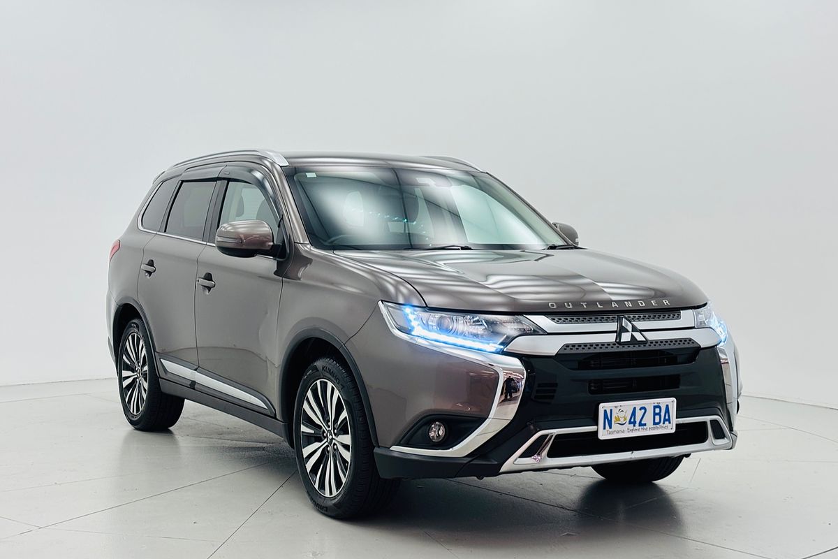 2020 Mitsubishi ZL Outlander LS 2.4L PET CVT 2WD 7S 2020 Mitsubishi ZL Outlander LS 2.4L PET CVT 2WD 7S