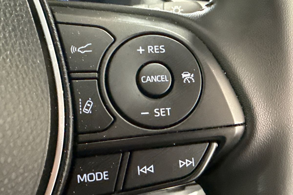 2025 Toyota RAV4 CRUISER (2WD) HYBRID AXAH52R