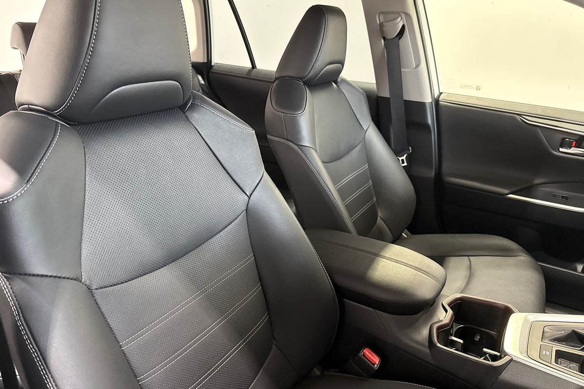 2025 Toyota RAV4 CRUISER (2WD) HYBRID AXAH52R