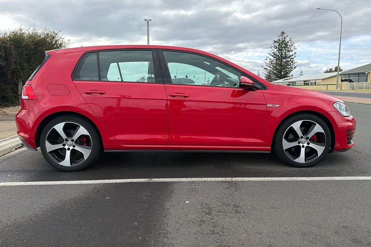 2013 Volkswagen Golf GTI 7
