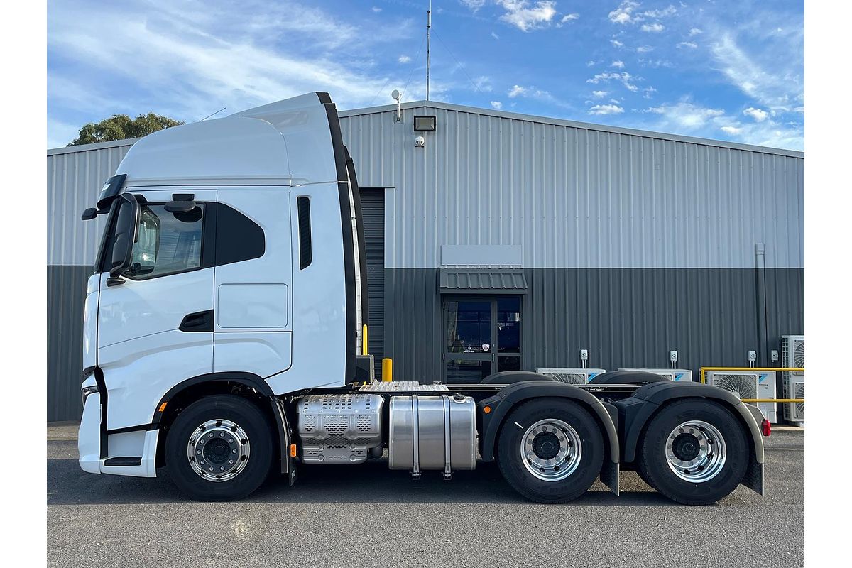 2026 Iveco S-Way AS700