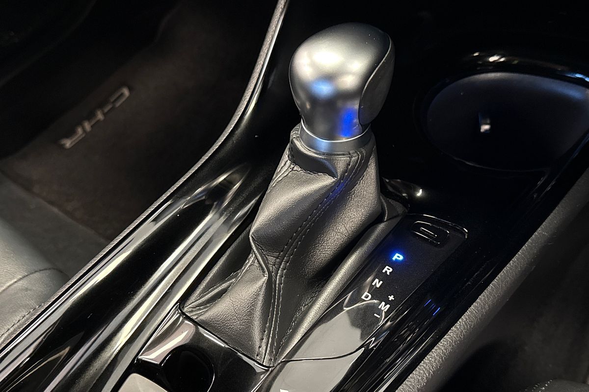 2020 Toyota C-HR NGX10R