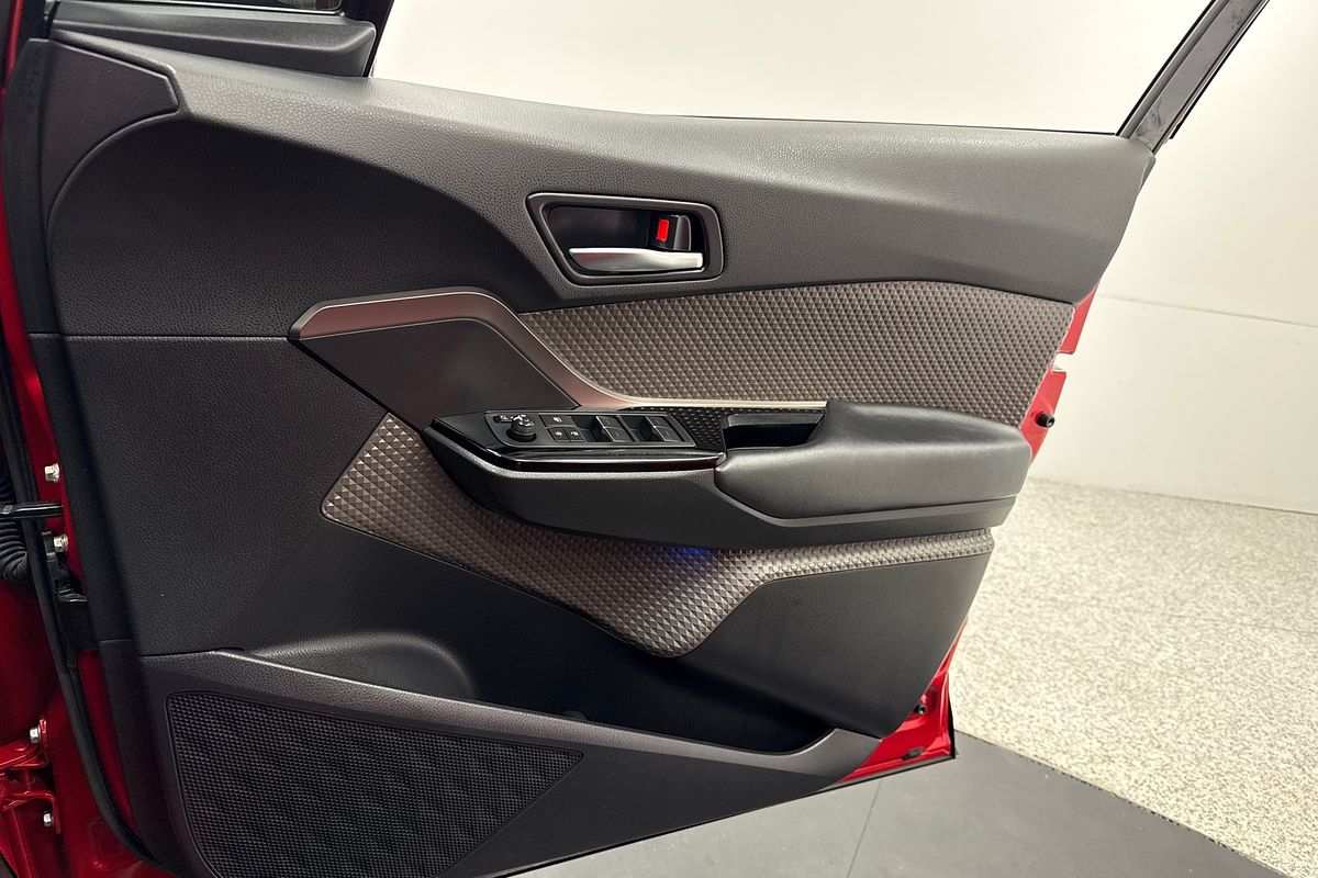2020 Toyota C-HR NGX10R