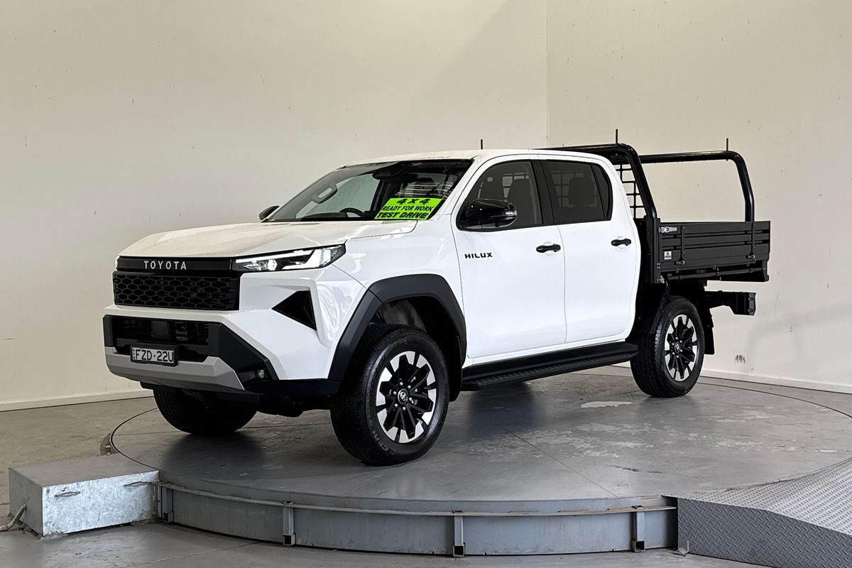 2025 Toyota Hilux SR5 48V GUN227R 4X4