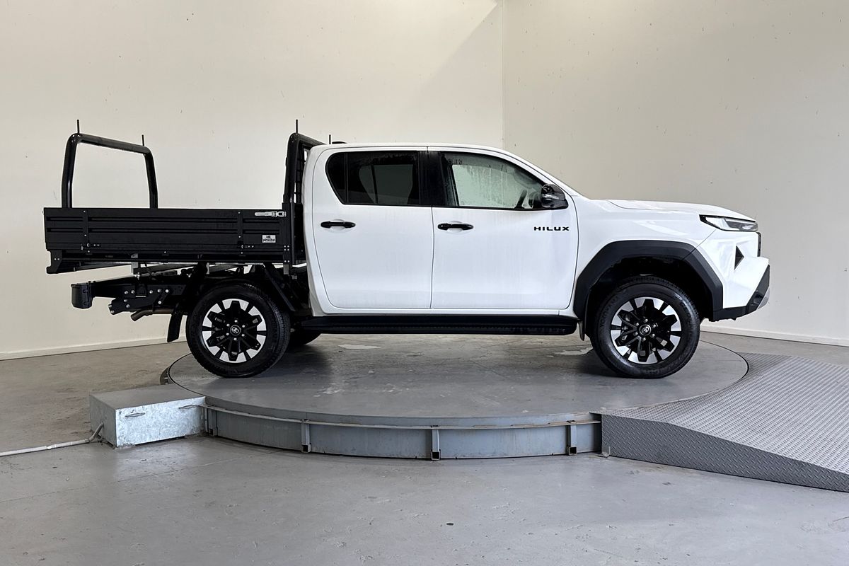 2025 Toyota Hilux SR5 48V GUN227R 4X4