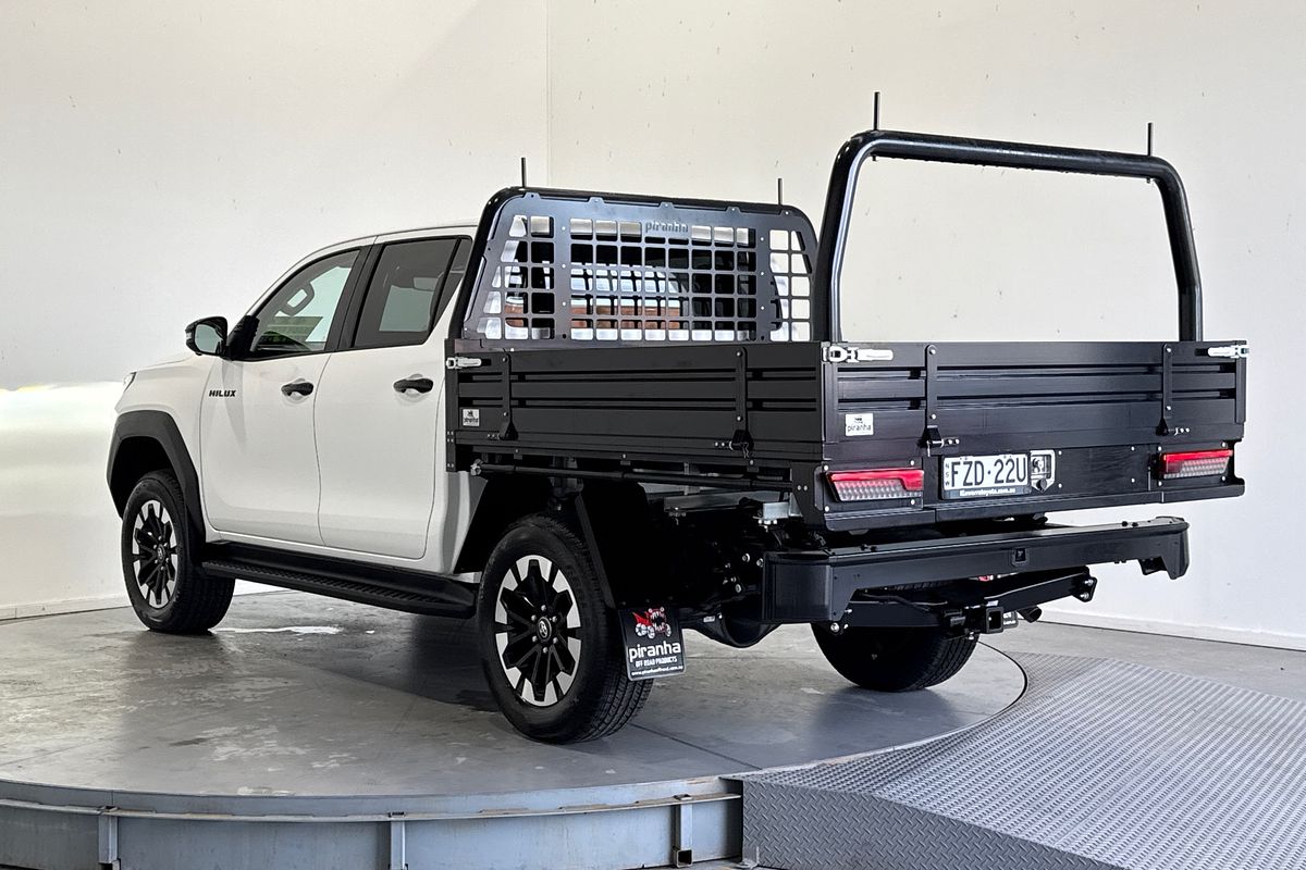 2025 Toyota Hilux SR5 48V GUN227R 4X4