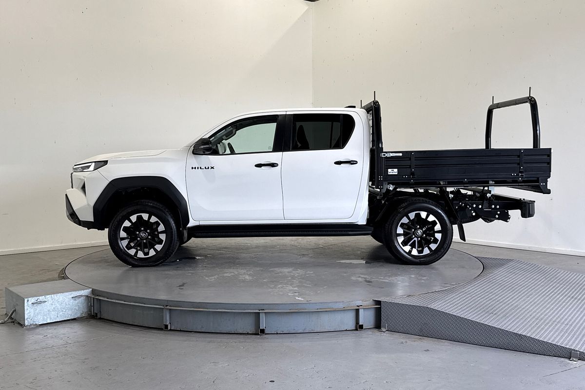 2025 Toyota Hilux SR5 48V GUN227R 4X4