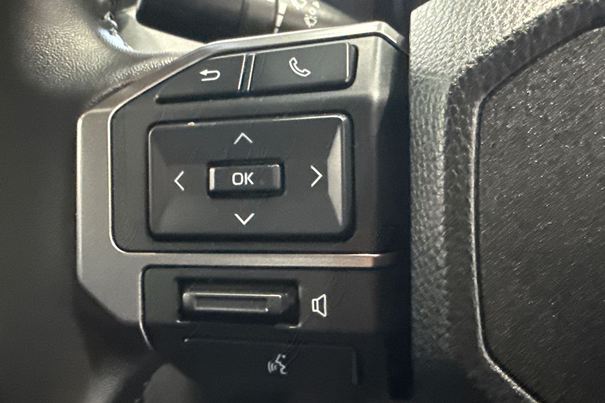 2025 Toyota Hilux SR5 48V GUN227R 4X4