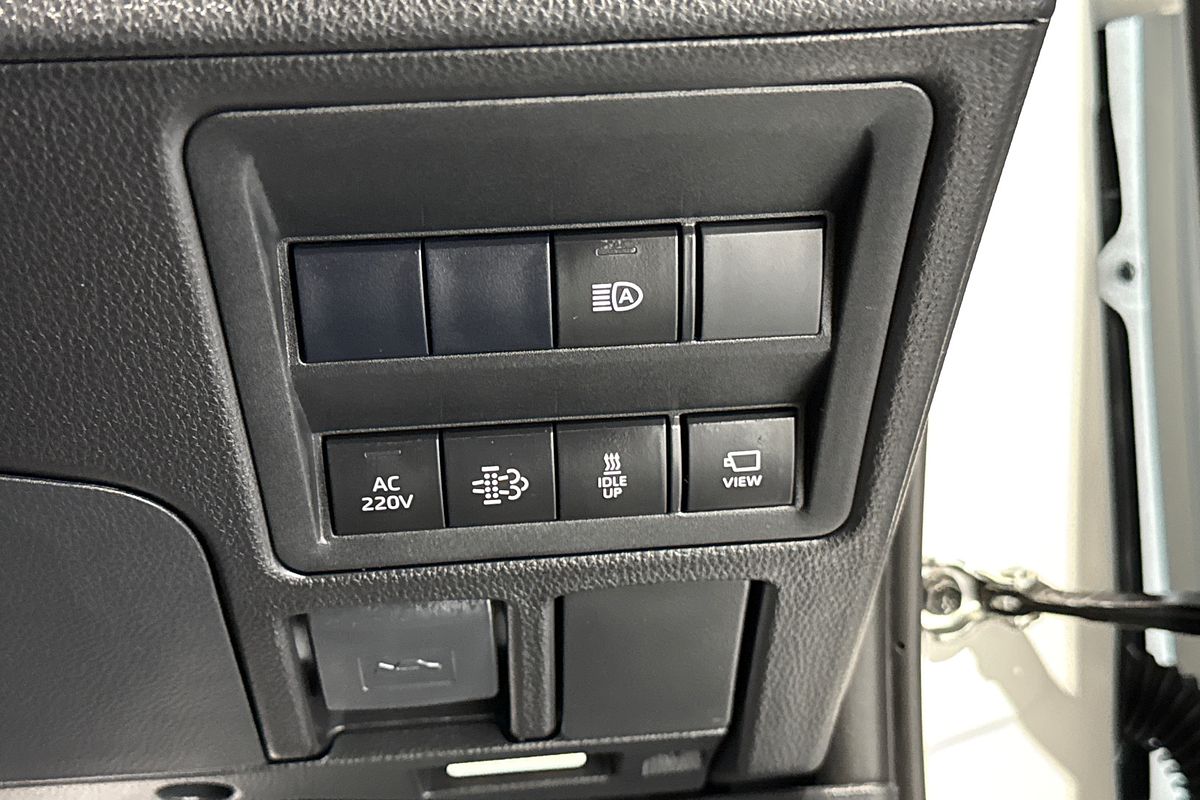 2025 Toyota Hilux SR5 48V GUN227R 4X4