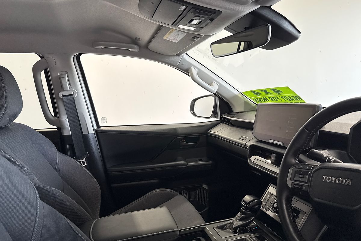 2025 Toyota Hilux SR5 48V GUN227R 4X4