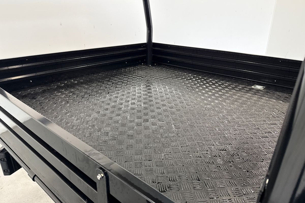 2025 Toyota Hilux SR5 48V GUN227R 4X4
