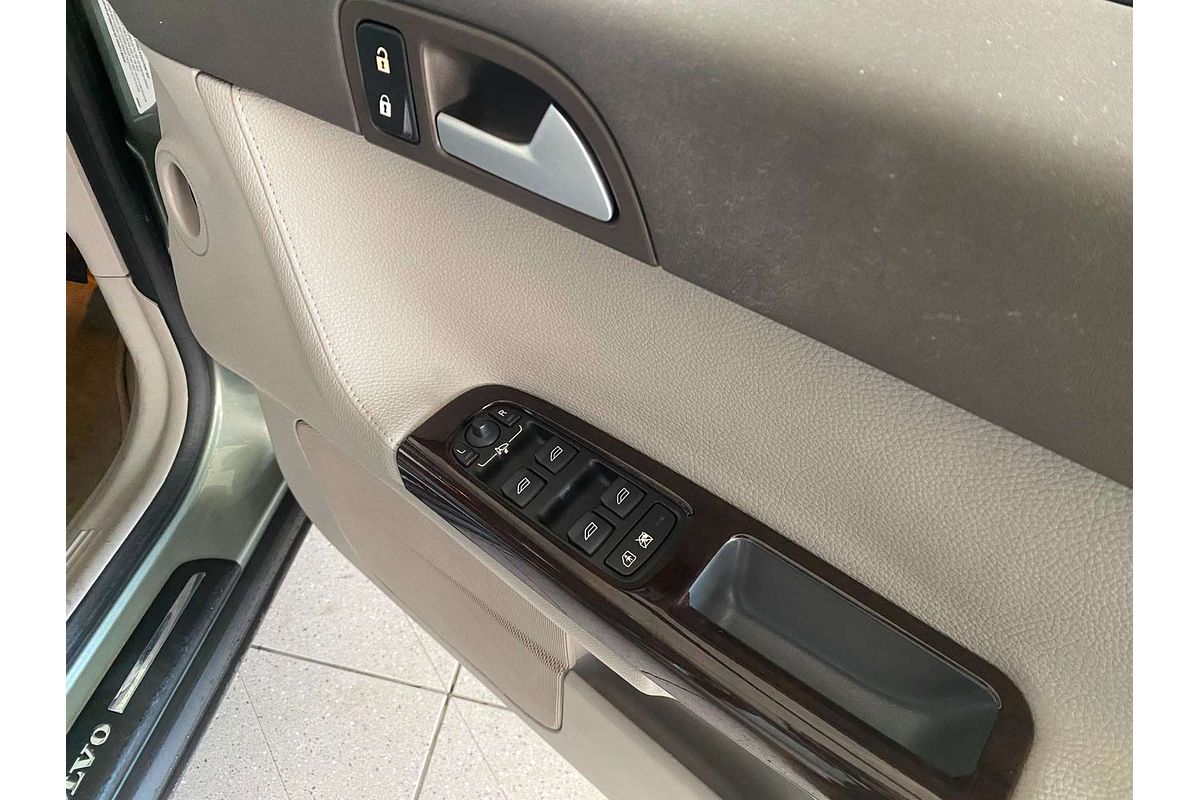S40 MY07 2.4 S 2.4L 5Cyl MULTI POINT F/INJ 5 SP AUTOMATIC GEARTRONIC 4D SEDAN