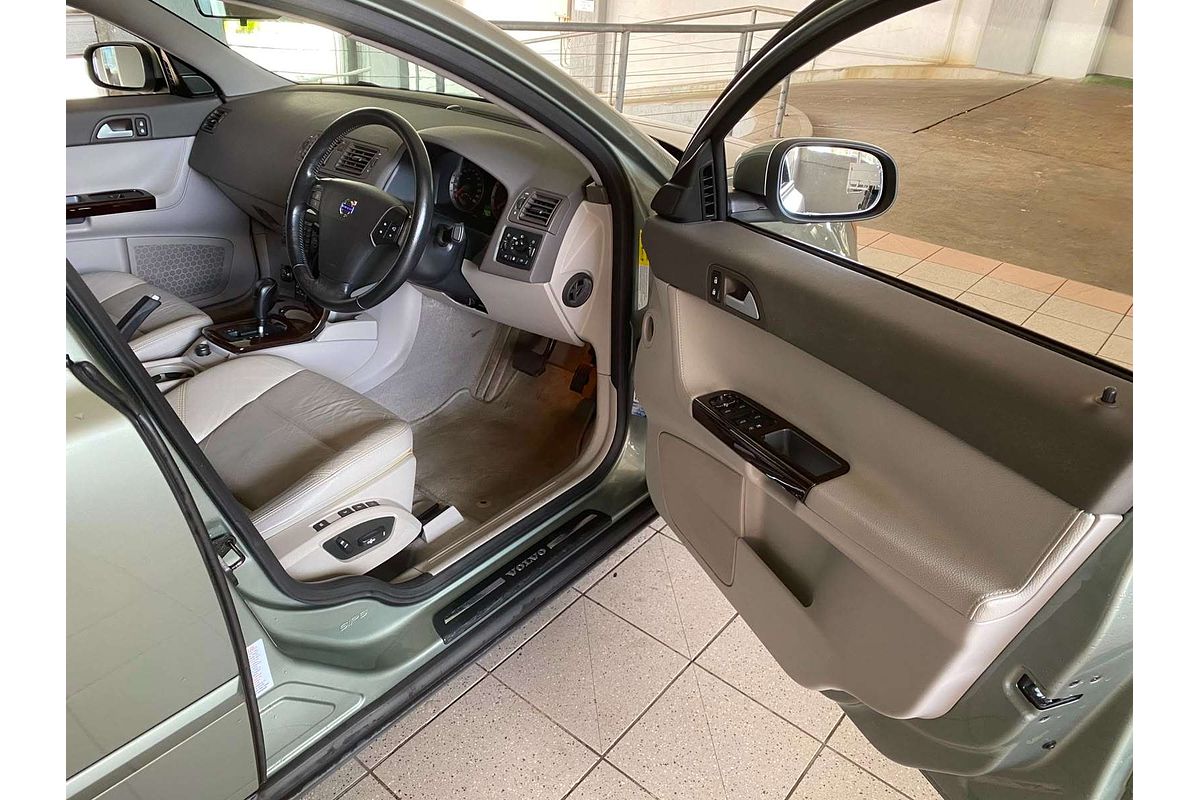 S40 MY07 2.4 S 2.4L 5Cyl MULTI POINT F/INJ 5 SP AUTOMATIC GEARTRONIC 4D SEDAN S40 MY07 2.4 S 2.4L 5Cyl MULTI POINT F/INJ 5 SP AUTOMATIC GEARTRONIC 4D SEDAN