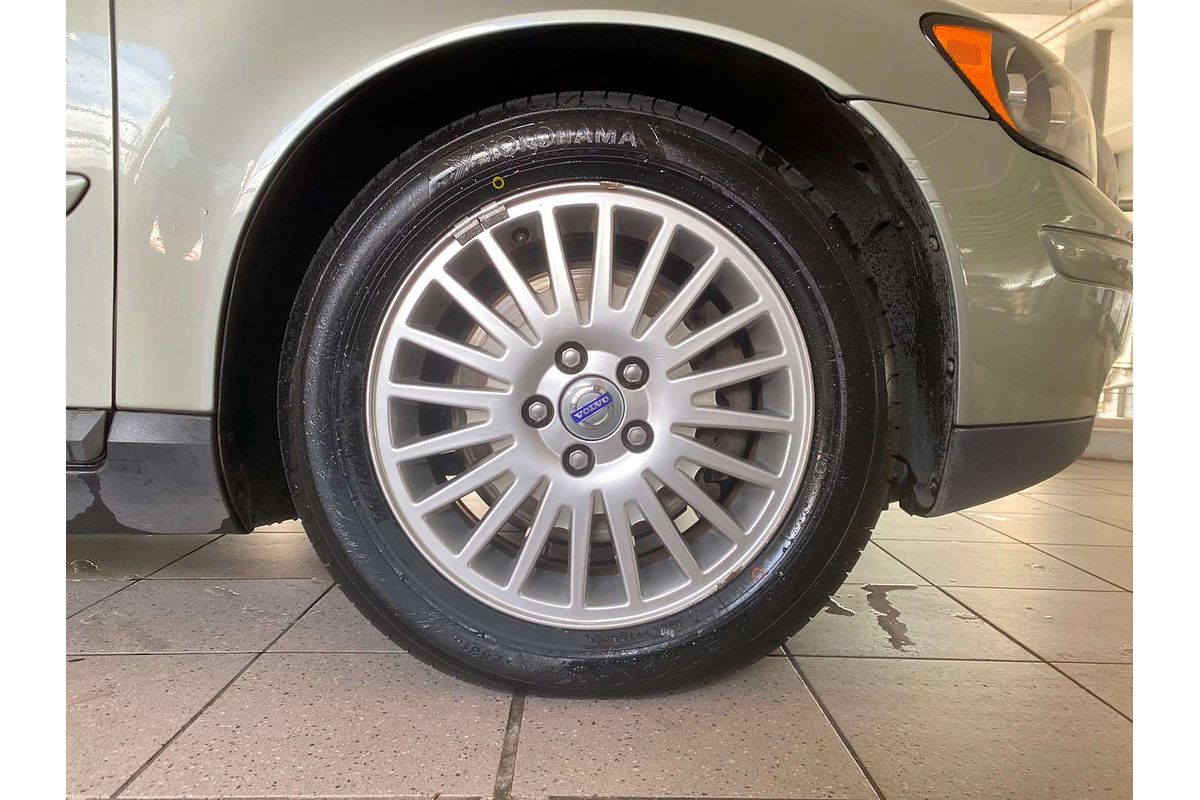 S40 MY07 2.4 S 2.4L 5Cyl MULTI POINT F/INJ 5 SP AUTOMATIC GEARTRONIC 4D SEDAN S40 MY07 2.4 S 2.4L 5Cyl MULTI POINT F/INJ 5 SP AUTOMATIC GEARTRONIC 4D SEDAN