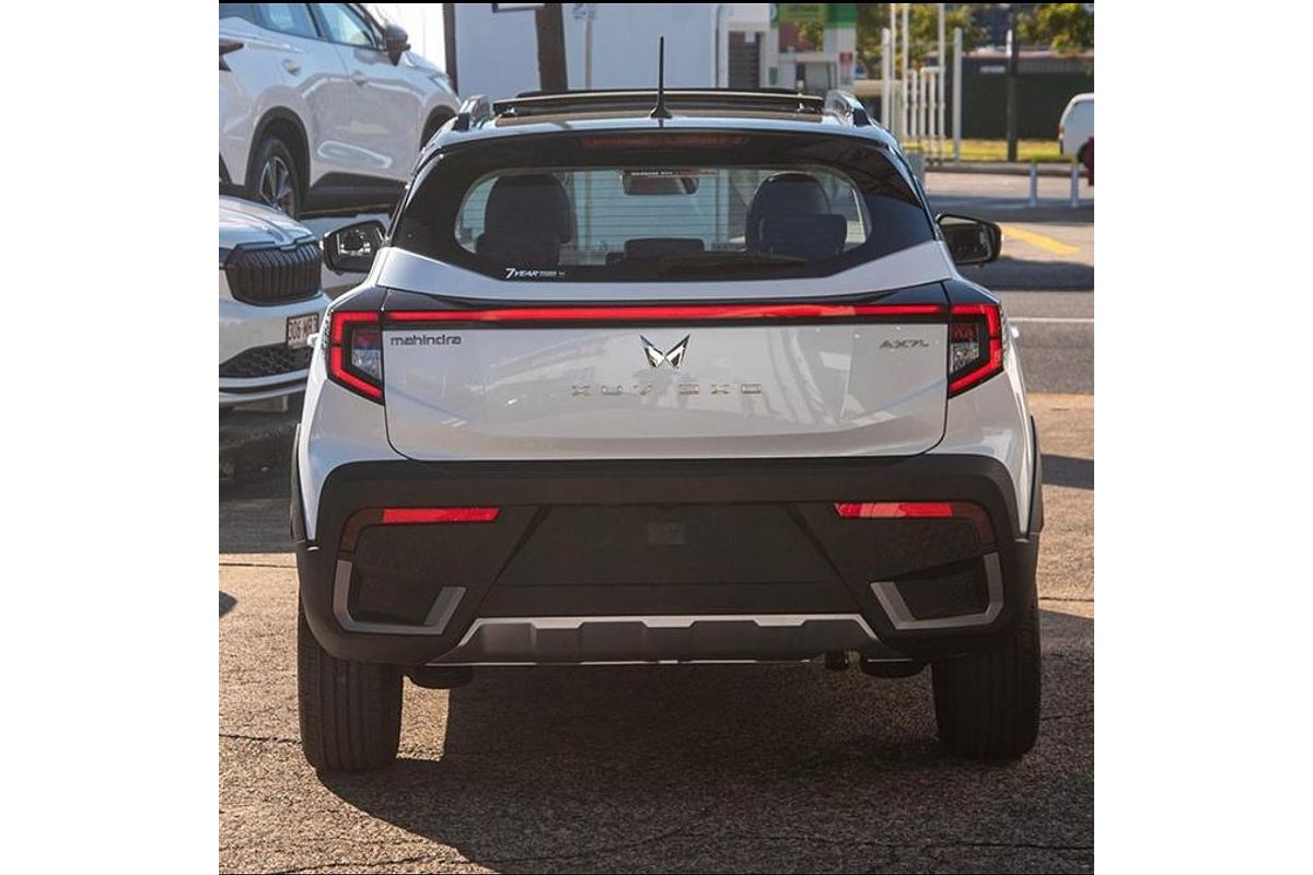 2025 Mahindra XUV3XO AX7L