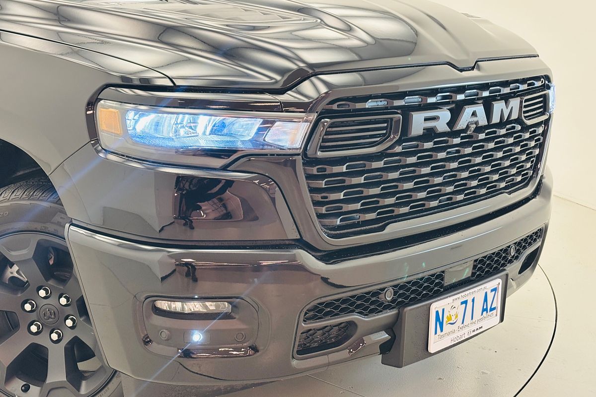 2026 Ram Trucks 1500 Express Black Edition Crew Cab (DT6L9821D.26) 2026 Ram Trucks 1500 Express Black Edition Crew Cab (DT6L9821D.26)