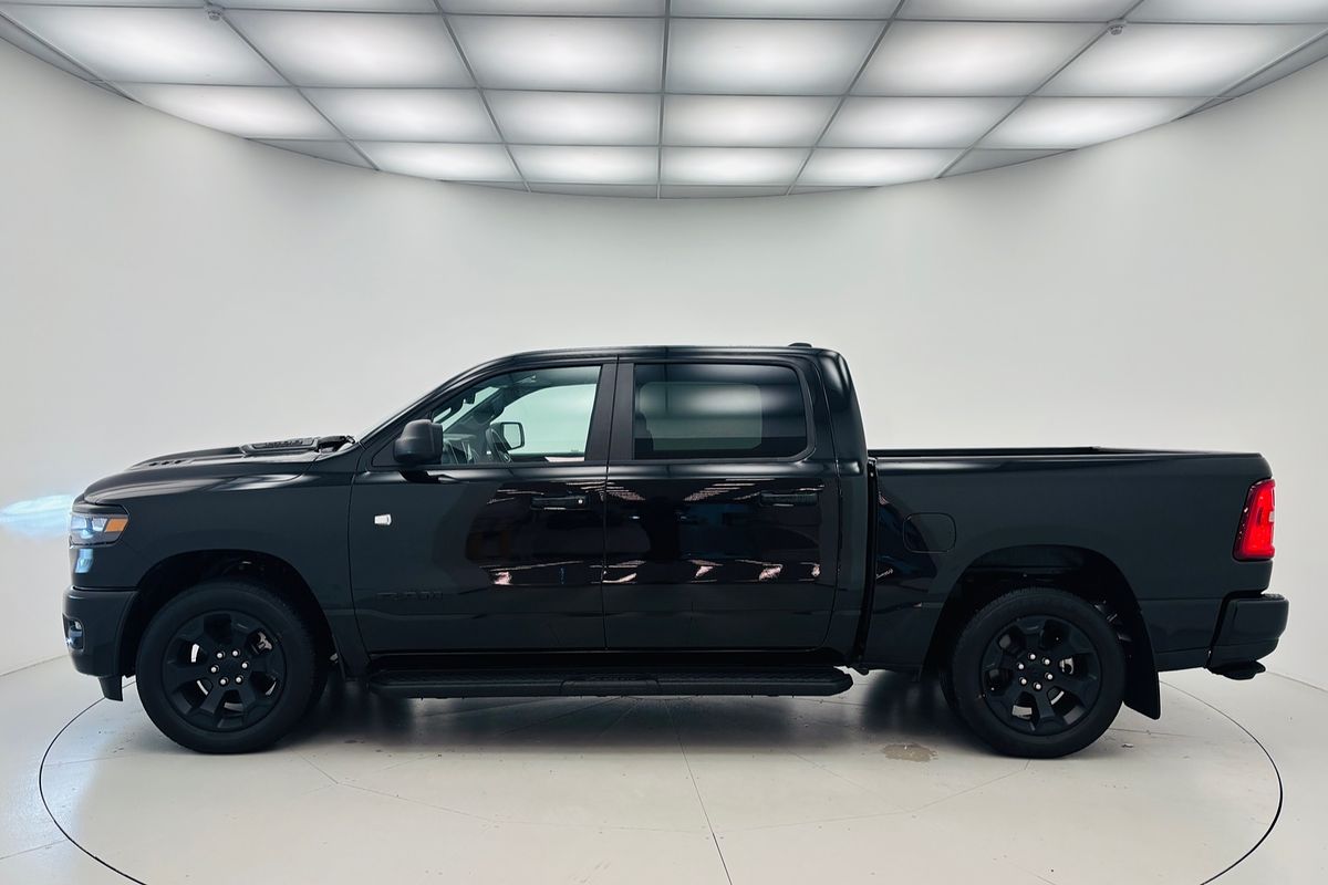 2026 Ram Trucks 1500 Express Black Edition Crew Cab (DT6L9821D.26)