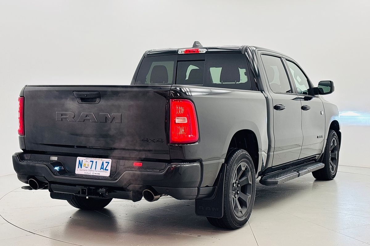 2026 Ram Trucks 1500 Express Black Edition Crew Cab (DT6L9821D.26)