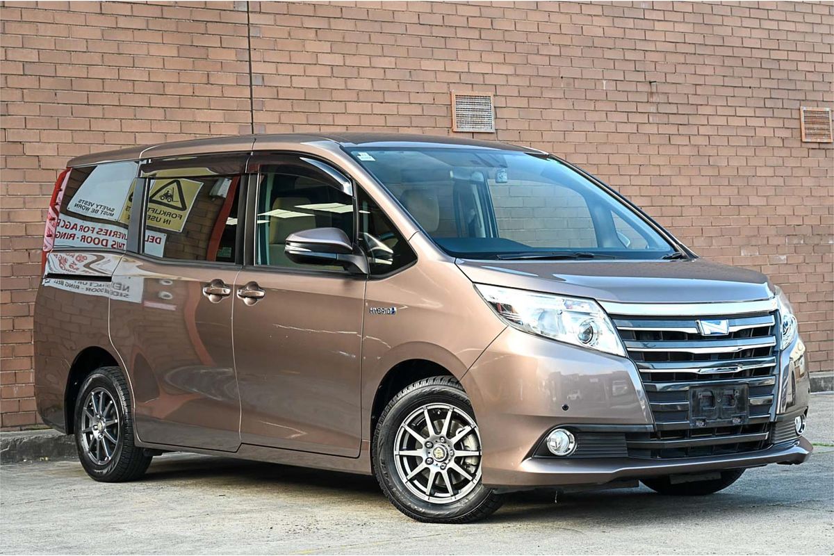 2015 Toyota Noah ZWR80