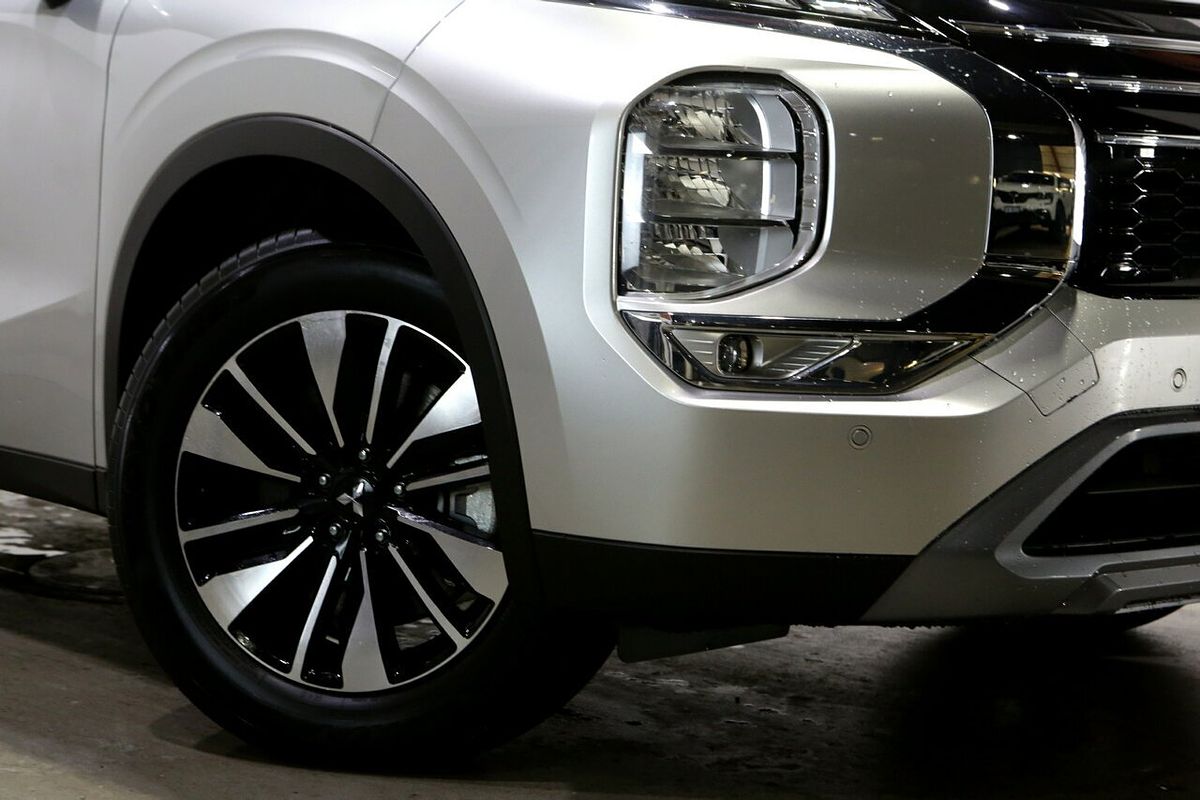 2025 Mitsubishi Outlander LS ZM