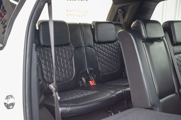 2022 Ford Everest Platinum 3.0L thumb-10