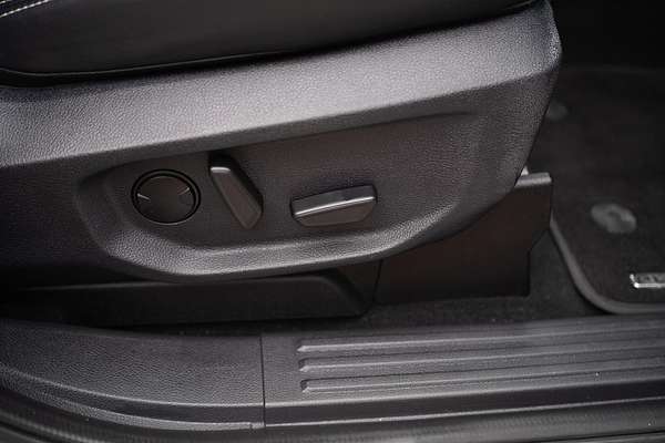 2022 Ford Everest Platinum 3.0L thumb-18