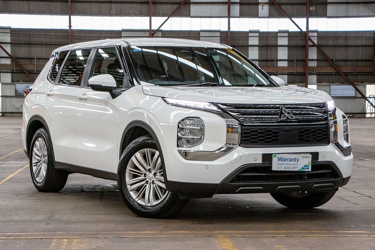 2023 Mitsubishi Outlander ES ZM