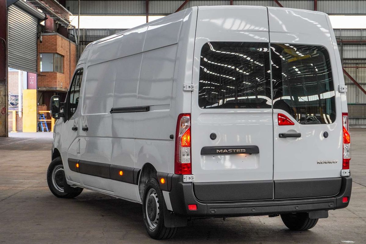 2023 Renault Master Pro 110kW X62 Phase 2 LWB Mid Roof