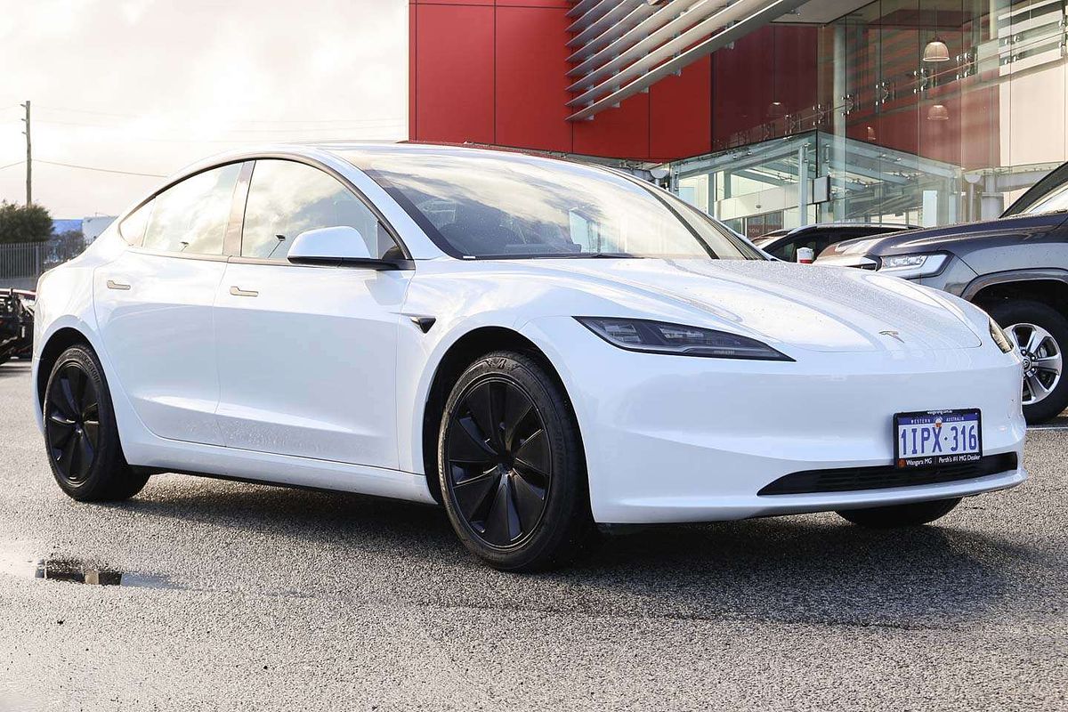 2025 Tesla Model 3 Rear-Wheel Drive