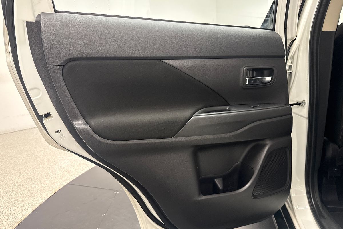 2019 Mitsubishi Outlander ES ADAS ZL