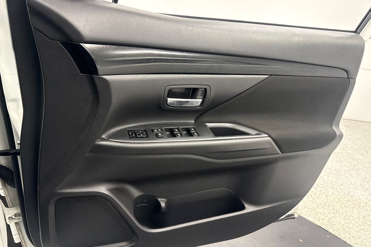 2019 Mitsubishi Outlander ES ADAS ZL