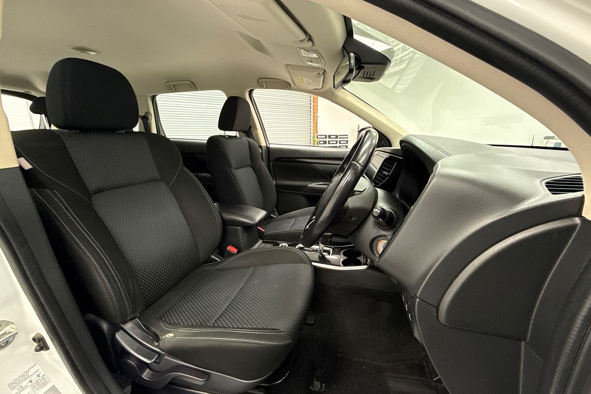 2019 Mitsubishi Outlander ES ADAS ZL