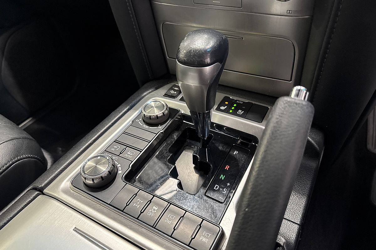 2019 Toyota Landcruiser Sahara VDJ200R