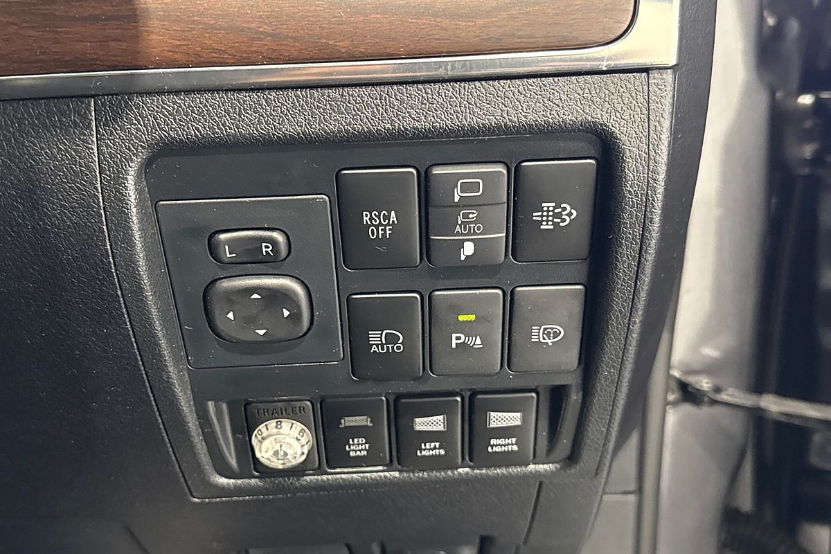 2019 Toyota Landcruiser Sahara VDJ200R