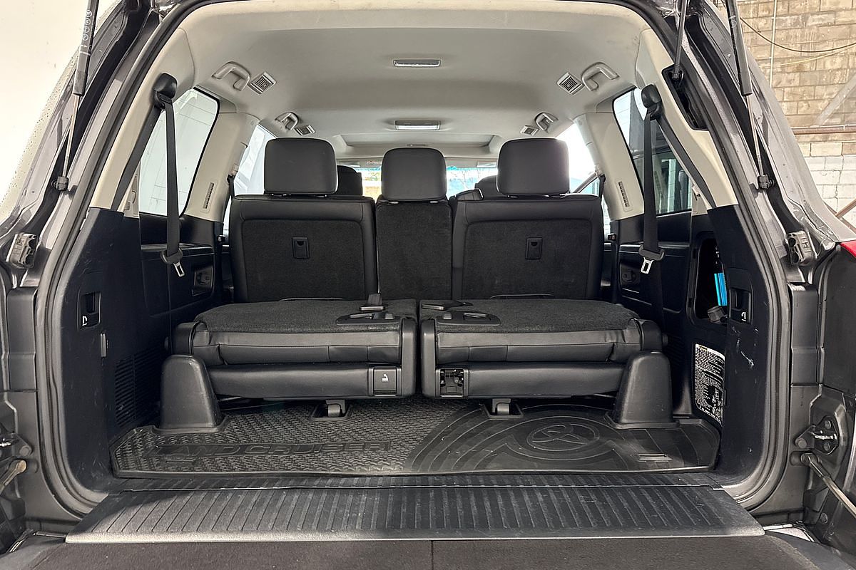 2019 Toyota Landcruiser Sahara VDJ200R