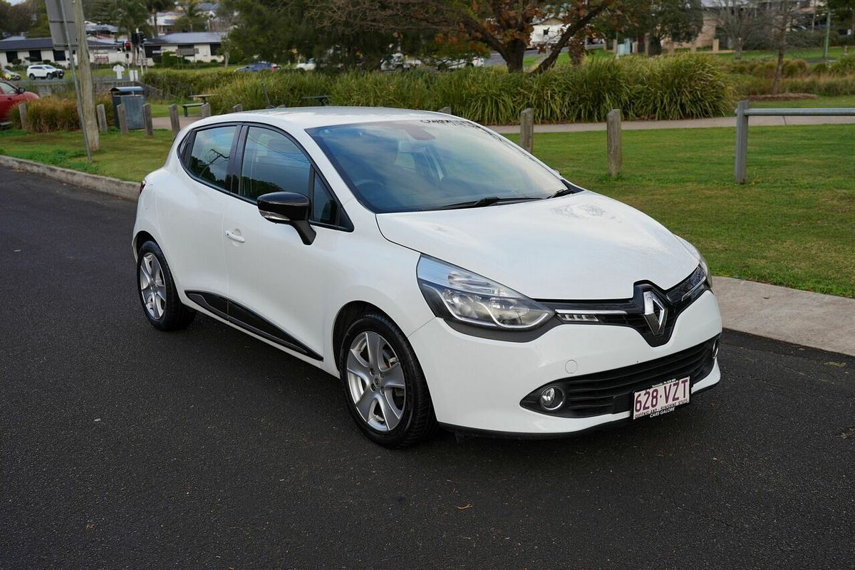 2015 Renault Clio Expression IV B98