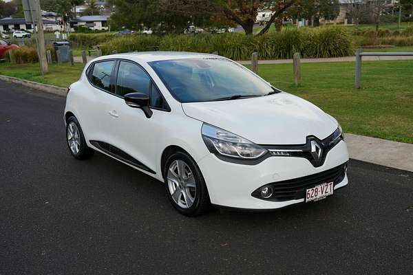 2015 Renault Clio Expression IV B98
