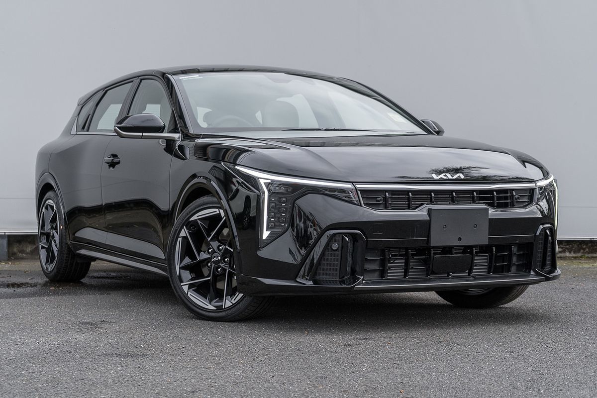 2025 Kia K4 GT-Line CL4m