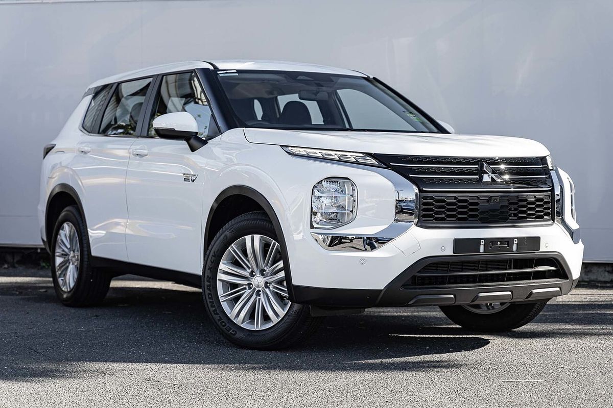 2024 Mitsubishi Outlander PHEV ES ZM