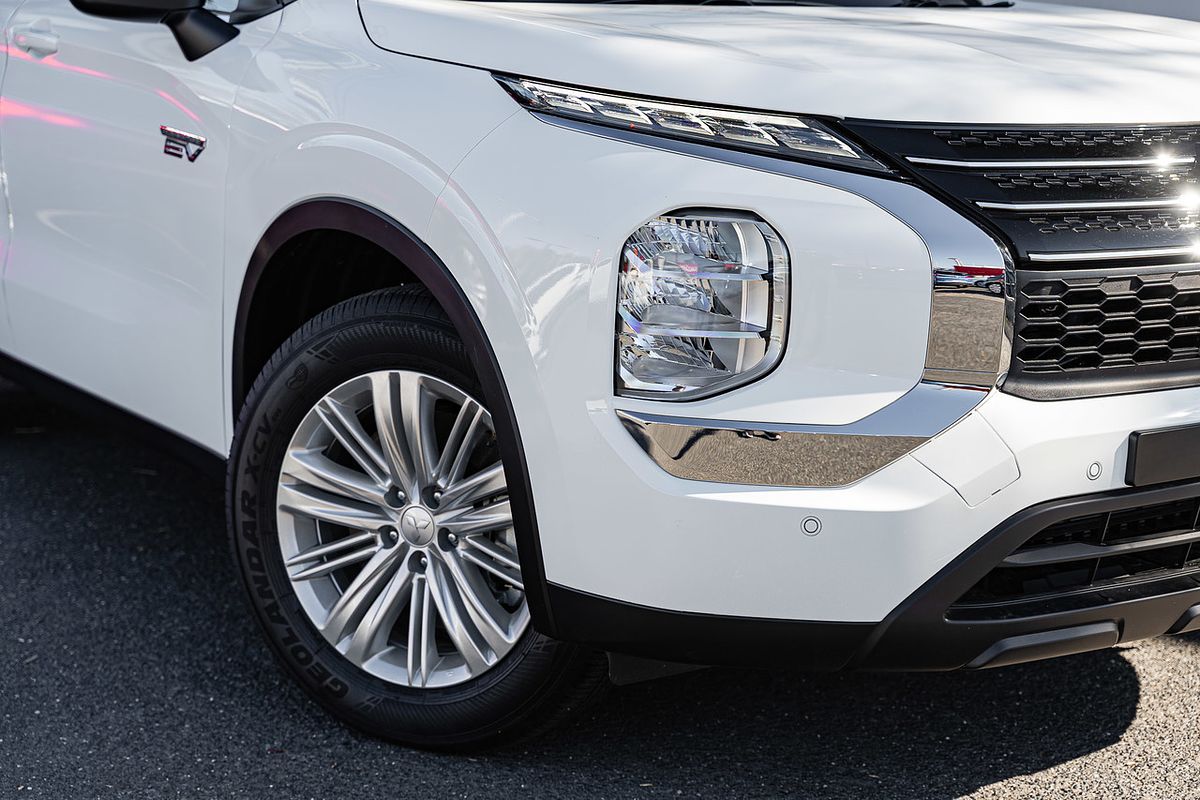 2024 Mitsubishi Outlander PHEV ES ZM