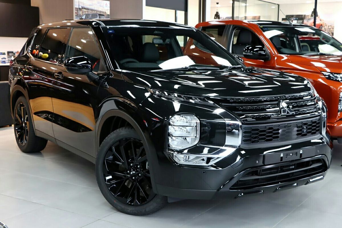 2024 Mitsubishi Outlander Black Edition ZM