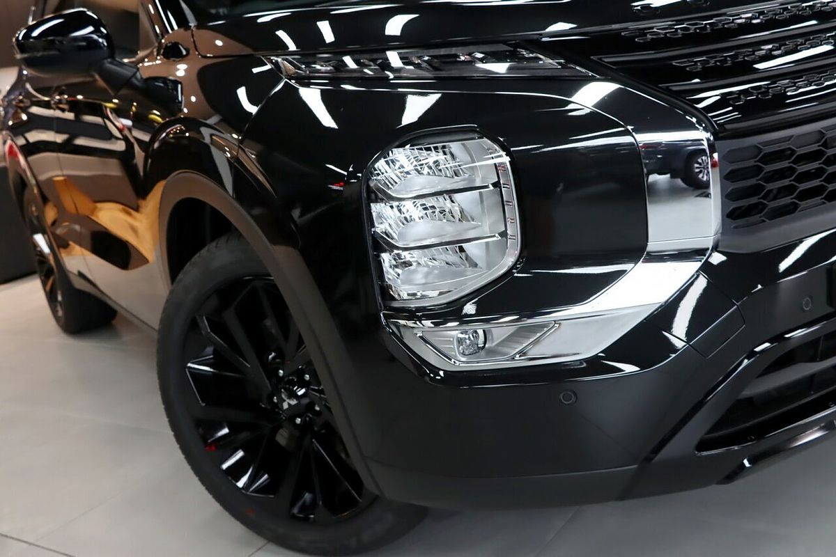 2024 Mitsubishi Outlander Black Edition ZM