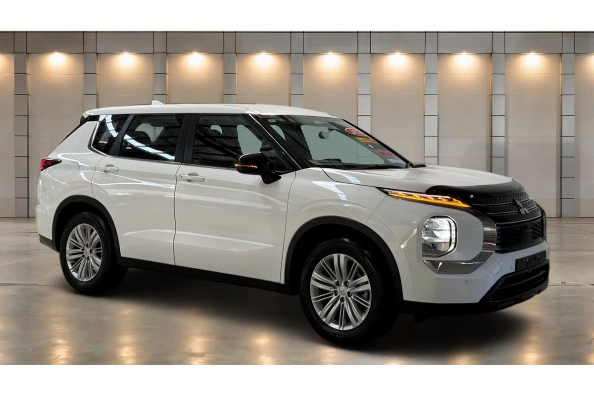 2024 Mitsubishi Outlander ES ZM