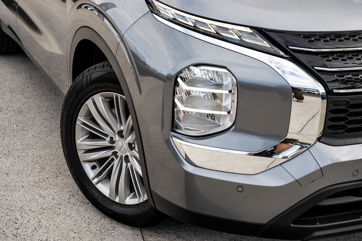 2023 Mitsubishi Outlander ES ZM